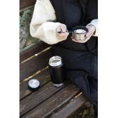 Lebensmittel-Thermoskanne schwarz markieren