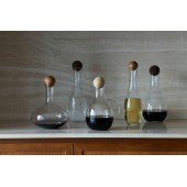 Natur-Weinkaraffe mit Korkstopfen. Klar/dunkelbraun